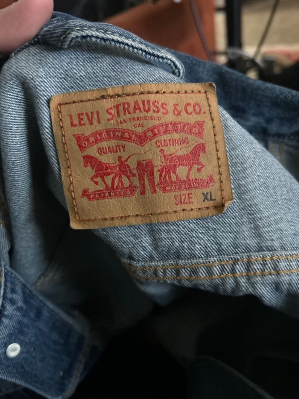 Levi's Trucker Jacket Medium Wash Blue Size XL Used - Good